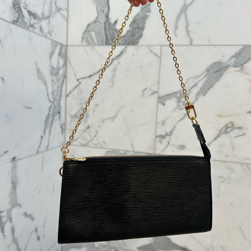 Authentic Vintage Louis Vuitton Black Epi Leather Pochette Handbag
